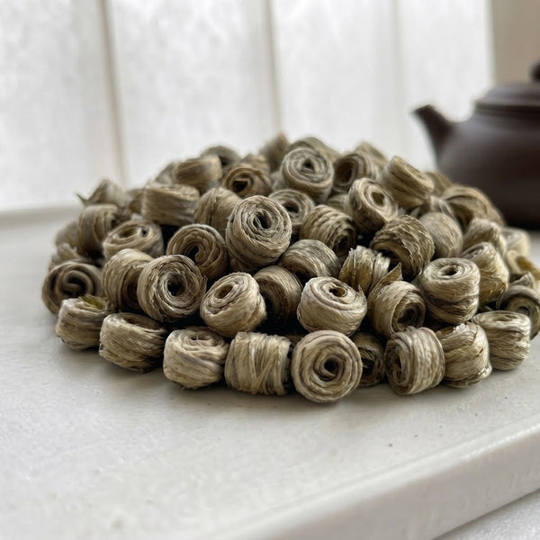 Jade Earrings – Superior Hand-Rolled White Tea